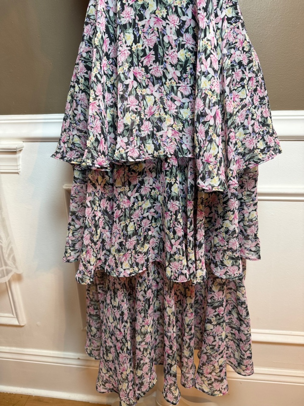 Allison New York Floral Tiered Ruffle Midi Dress Smocked Back S - Picture 5 of 9